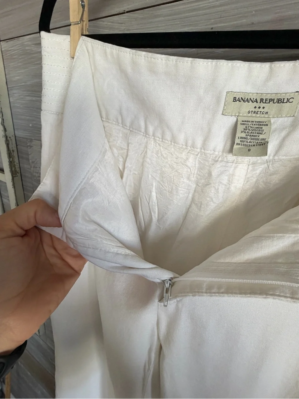 Banana Republic Women’s White Linen Pants fully lined